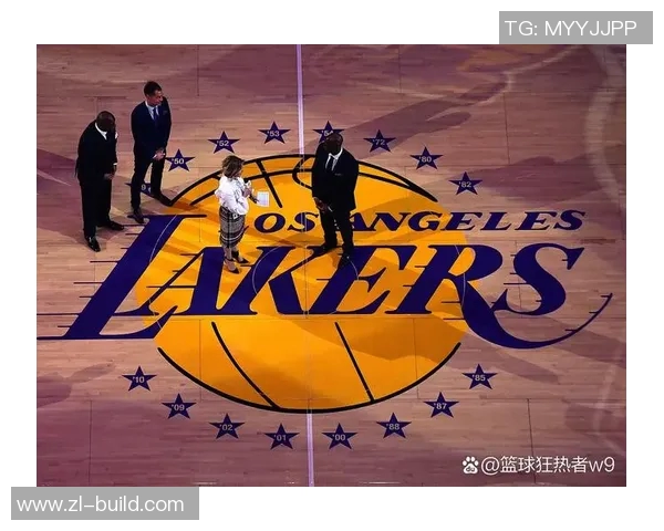 湖人战胜太阳取得季后赛首胜：全力以赴的胜利之旅